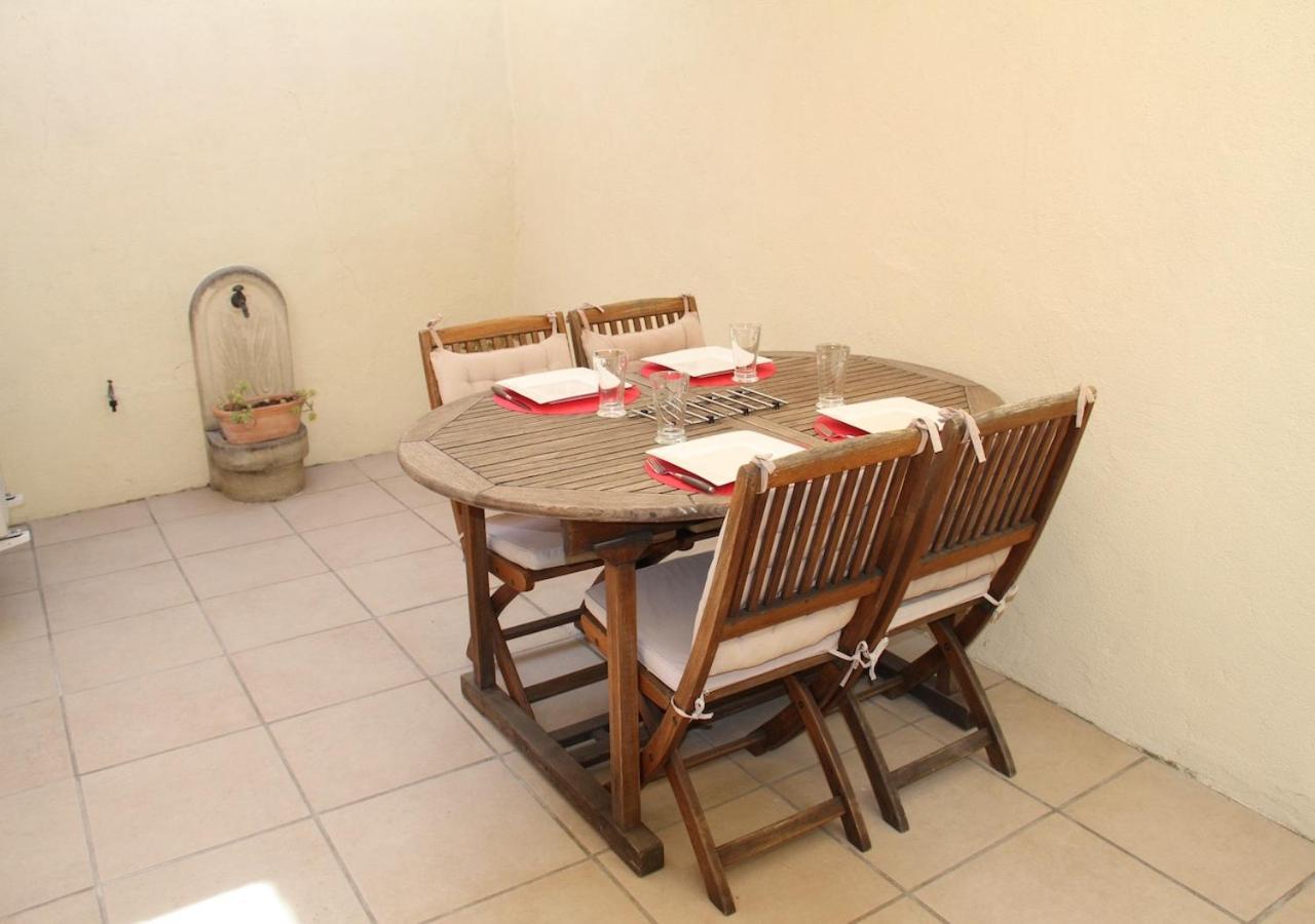 Agreable Maison De Ville Eyragues Buitenkant foto