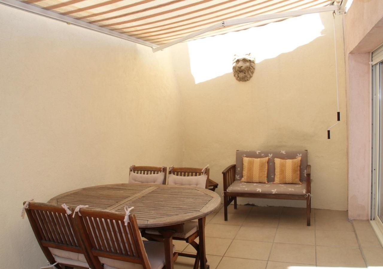 Agreable Maison De Ville Eyragues Buitenkant foto