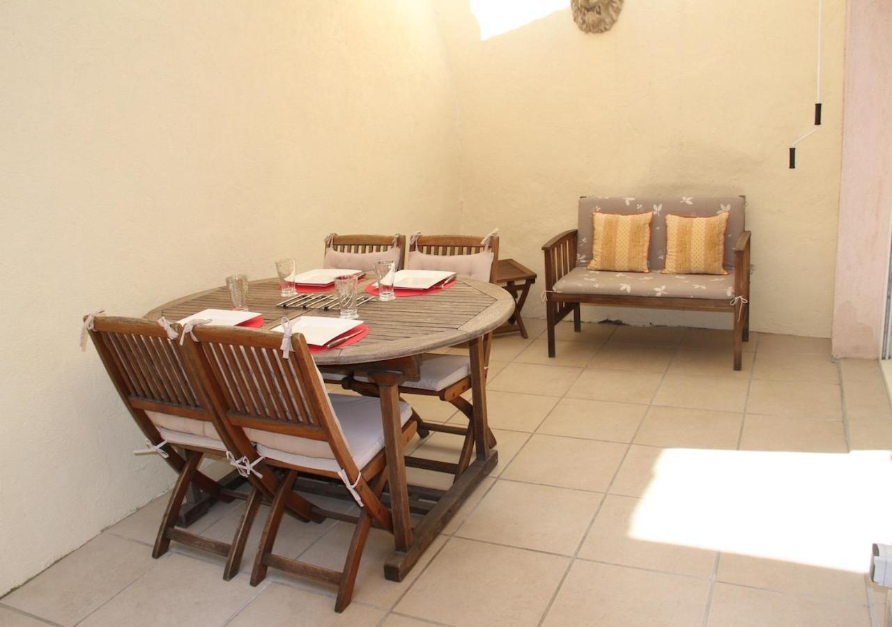 Agreable Maison De Ville Eyragues Buitenkant foto