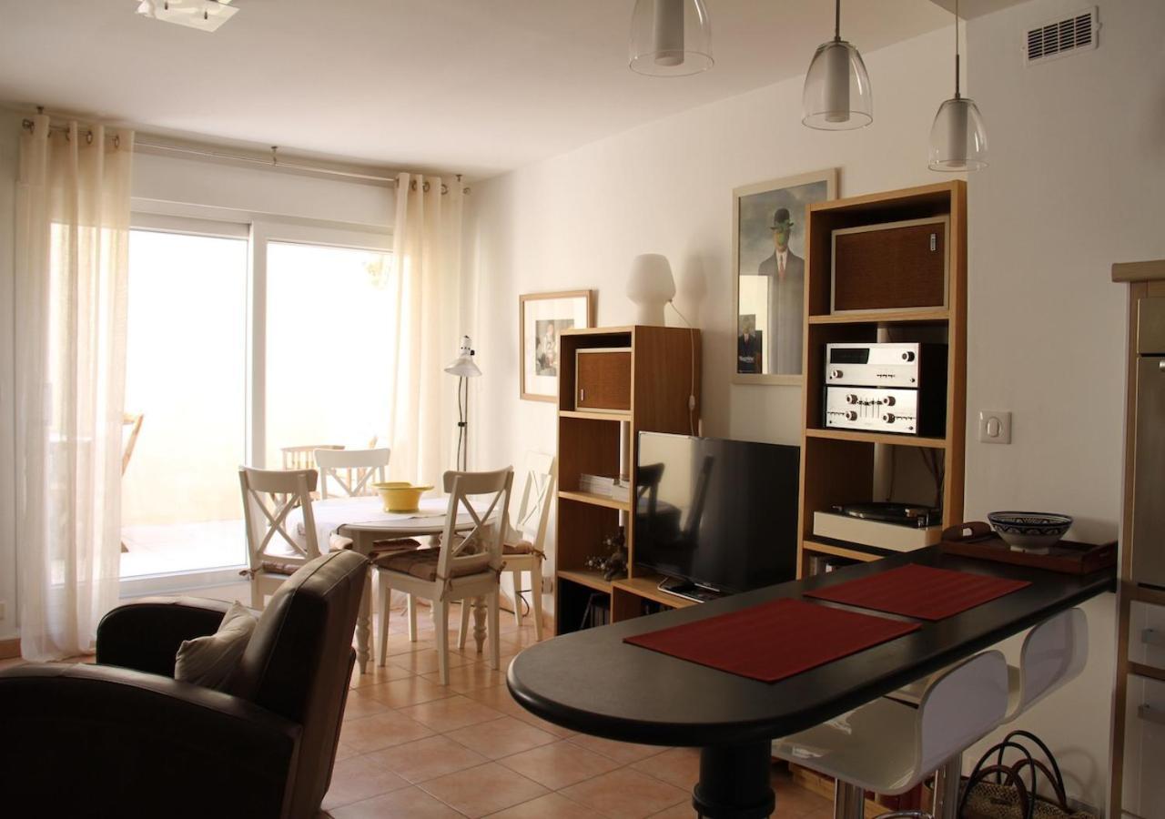 Agreable Maison De Ville Eyragues Buitenkant foto