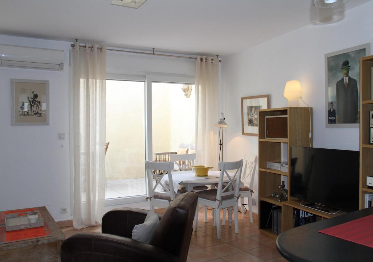 Agreable Maison De Ville Eyragues Buitenkant foto