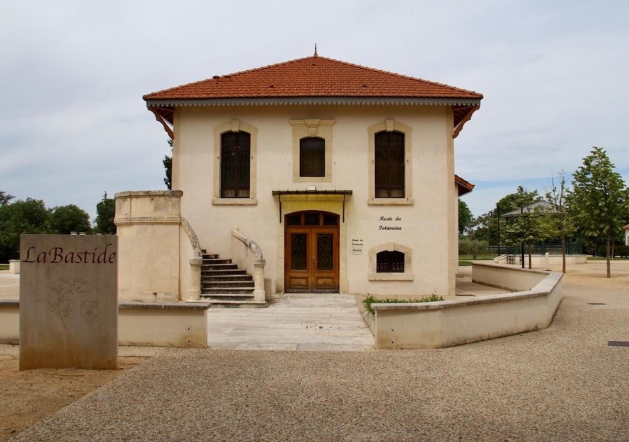 Agreable Maison De Ville Eyragues Buitenkant foto