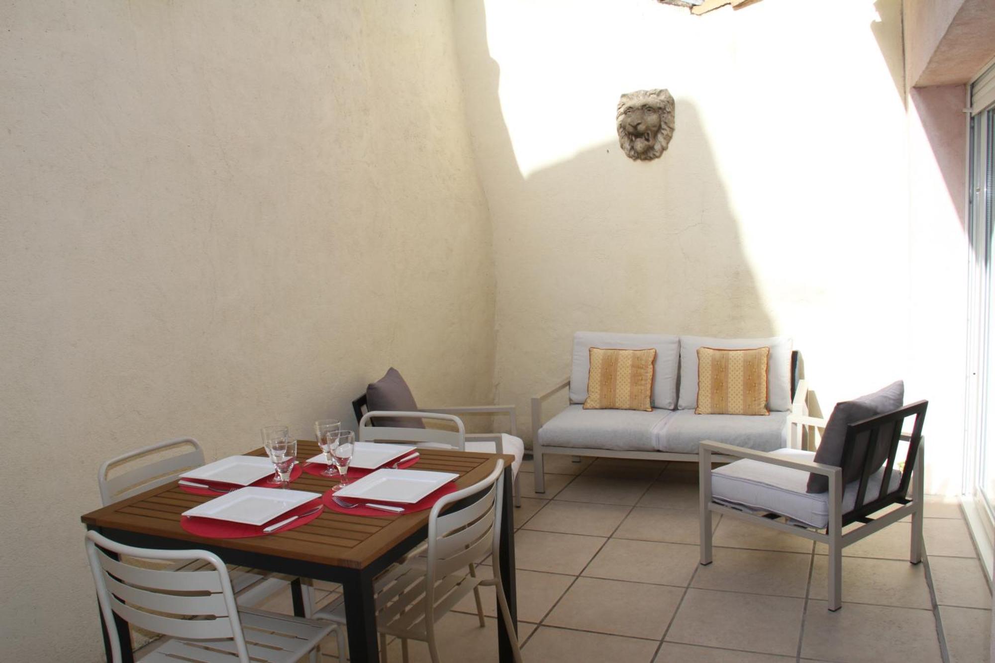 Agreable Maison De Ville Eyragues Buitenkant foto